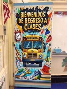 1 Stück Semesteranfang Thema Banner, hergestellt aus Polyesterstoff, mit gelbem Schulbus, Wecker, Schreibwaren, mit buntem Spritzlackenhintergrund und spanischem Text "BIENVENIDOS DE REGRESO A CLASES" (Willkommen Rücken in die Klasse), lebendiger kreativer Stil mit detailliertem, lebhaftem Design, geeignet für die Schuleröffnungszeit, Szenen des ersten Schultags, kann Klassenzimmertüren, Campusaktivitätsbereiche dekorieren, um eine herzliche Begrüßung zu vermitteln.