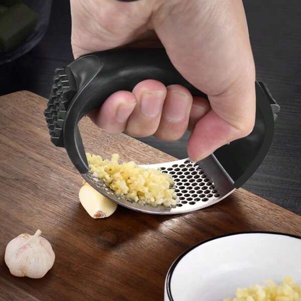 1pc/2pcs Multi-Function Garlic Press, Meat Tenderizer, Garlic Mincer, Kitchen Tool