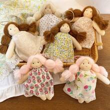 1 件花卉钩针钥匙扣 - 编织流苏钥匙扣，配柔和花朵和可爱娃娃吊饰 - 手工织物配饰，适用于女士包袋、钱包和钥匙 - 情人节礼物，美学装饰