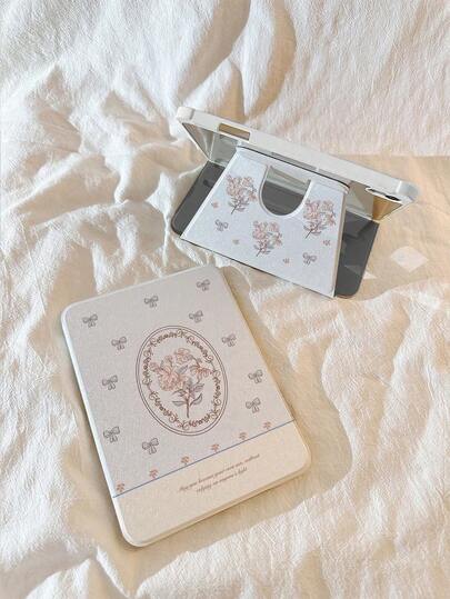 一款美麗可愛的花圈，雙面彩色印花紋，搭配720度旋轉設計、筆槽和透明亞克力水晶後板；防摔平板電腦套，支持Huawei、iPad、Xiaomi和Samsung等品牌的睡眠/喚醒功能