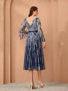 Vestido de noche elegante de manga larga, cuello en V, de malla transparente con cordón y mangas anchas, vestido de dama elegante - azul real - Ver 3