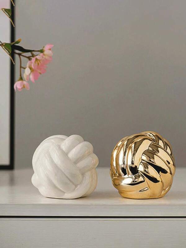 Creative Art And Creative Style Wrapped Decorative Ornaments Made Of Resin Material And Designed With Winding Lines. They Can Be Used To Decorate Living Rooms, Study Rooms, Workshops, Wine Cabinets, And Can Also Be Given As Birthday Creative Gifts To Friends Or Classmates