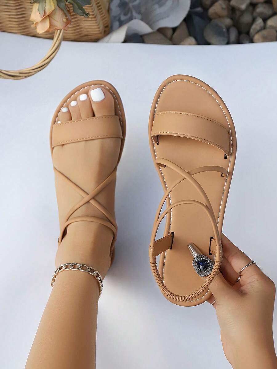 2025 春夏新款时尚凉鞋，平底软底柔软面料百搭搭配连衣裙，编织松紧带海滩露趾休闲平底复古罗马凉鞋，黑色、绿色、棕色、白色可选