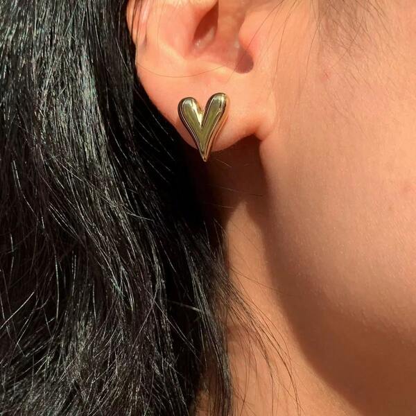 Innovative und modische Damen Ohrringe mit glatter, einfacher und herzförmiger Gestaltung, mit super Design und hochwertigen Accessoires