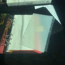 1 set de pages de séparateurs à feuilles mobiles A6 (transparentes, noires, blanches) avec étiquettes, étagère à autocollants de planificateur, feuilles de séparateurs à feuilles mobiles en plastique à 6 anneaux A6, lignes de séparateurs de planificateur semi-transparentes A6, planificateur à feuilles mobiles de budget, inserts de planificateur, matériau en PVC, pratique pour l'organisation, la visualisation et l'enregistrement des plans personnels - Multicolore - Voir 7