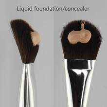 Cọ che khuyết điểm góc cạnh, 3 lựa chọn màu sắc. Hình dạng vát và diện tích bề mặt cong lớn cho phép cọ ôm sát hoàn hảo các đường nét trên khuôn mặt để che phủ hiệu quả các vùng da rộng. Cọ che khuyết điểm này cũng rất tuyệt vời để che phủ chính xác các vùng nhỏ, chi tiết và đạt được hiệu quả che khuyết điểm hoàn hảo. (Từ khóa: Cọ nền, Cọ che khuyết điểm, Cọ má hồng, Cọ tạo khối, Cọ má hồng, Cọ bronzer, Cọ phấn phủ, Cọ nền, Cọ má hồng, Quà tặng) - Màu xám đen - Xem 7