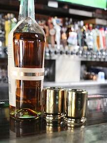 2 piezas/4 piezas Taza en forma de casquillo de bala de 3 onzas, taza de una sola porción, taza de vino pequeña, taza de medición, taza para beber en fiestas festivas, taza para bebidas espirituosas