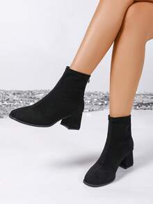 2025 秋冬女士时尚绒面革简约百搭方头粗跟短靴，搭配短裙，黑棕色 - 黑色 - 查看 7