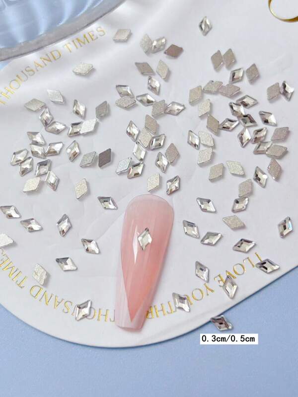 50/100/200 Peças Mini Broca de Unhas em Forma de Diamante 3/5mm, Bottom Plano Branco, Decoração de Unhas de Vidro com Bottom Plano, Diamante Artificial Populares Acessórios Diamante em Forma de Bottom Plano Branco, Strass de Unhas em Forma de Diamante de Bottom Plano Branco, Novo Acessório de Unhas Boutique Super Brilhante K9 Love, Acessório DIY Artesanal Charm de Diamante para Arte de Unhas