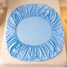 1 pièce Drap-housse en coton doux, résistant aux rides et respirant, de couleur unie comme un nuage. Drap-housse élastique sur 360°. Design simple et frais. Convient comme cadeau pour les parents, la famille et les amis lors des fêtes et des rassemblements.