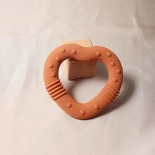 Bacchetta da dentizione a forma di cuore in silicone per bebè, giocattolo da masticare per la cura dei denti del bambino con più punti di stimolazione