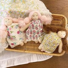 1 件花卉钩针钥匙扣 - 编织流苏钥匙扣，配柔和花朵和可爱娃娃吊饰 - 手工织物配饰，适用于女士包袋、钱包和钥匙 - 情人节礼物，美学装饰