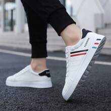 Chaussures de skate pour hommes avec design rayé - Tige en PU, doublure en tissu respirant, semelle intérieure en tissu, semelle extérieure en PVC antidérapant, bout rond, convient pour le port casual en extérieur en automne, printemps, été et hiver