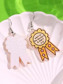 1 par de brincos com pingente de medalha de ouro criativos, únicos e fofos para mulheres, versáteis para festas, feriados, viagens e uso diário