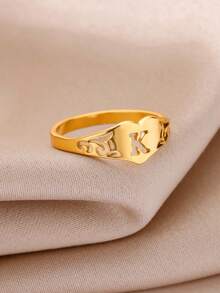 1枚不锈钢心形字母戒指，女士镀金镂空花朵A-Z字母戒指，订婚结婚珠宝礼物 - 金黃色 - 查看 6