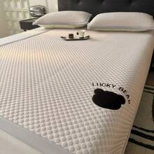 1 peça de tapete macio para cama com ar condicionado, almofada de resfriamento com bordado de urso da sorte de duas cores para o verão, adequado para uso diário no quarto
