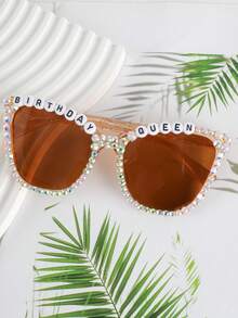 独特的水钻和珍珠装饰字母印花时尚眼镜，适合海滩、生日派对、音乐节和日常穿着 - 彩色 - 查看 1