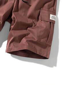 男士休闲工装短裤三件装 - 黑色、浅卡其色、灰色，宽松版型，多口袋设计，可调节抽绳腰带，涤纶材质 - 适合运动、户外和休闲穿着 | 跑步和训练短裤 | 纯色设计