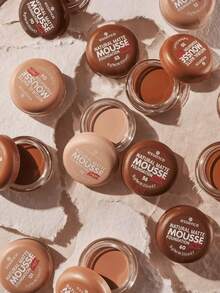 Essence 1瓶（16克/0.56盎司）柔滑慕斯粉底液01号，温和不刺激，慕斯质地，丝滑触感，天鹅绒般柔滑，哑光妆效，自然遮瑕，轻盈贴合肌肤，天然成分，亲肤配方 - 01 - 查看 3