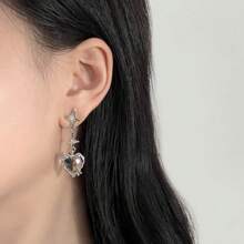 1 Pair Retro Four-Pointed Star Red Heart Rhinestone Stud Earrings, Unique Chic Black Punk Style European And American Fashion Earrings
