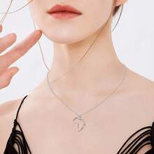 Women's Minimalist Africa Map Pendant Necklace,  Personalized Africa Motherland Continent Outline Necklaces Chain Length 18" Extension Chain 2" ( 18K Gold And Silver Plated Both Choice, Jewelry With Gifts Box)2025 - 銀色 - 查看 3
