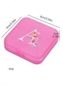 1 pièce de boîte à pilules avec motif de lettre de marguerite A-Z, mignonne et portable. Boîte à pilules de voyage extra grande, organisateur de pilules 4 fois par jour, organisateur de médicaments quotidiens surdimensionné pour les vitamines, grand contenant à pilules, distributeur de médicaments (rose) - Parfait pour organiser les médicaments en déplacement, convient pour les vacances, les voyages d'affaires, rappeler aux membres de la famille de prendre leurs médicaments à l'heure.