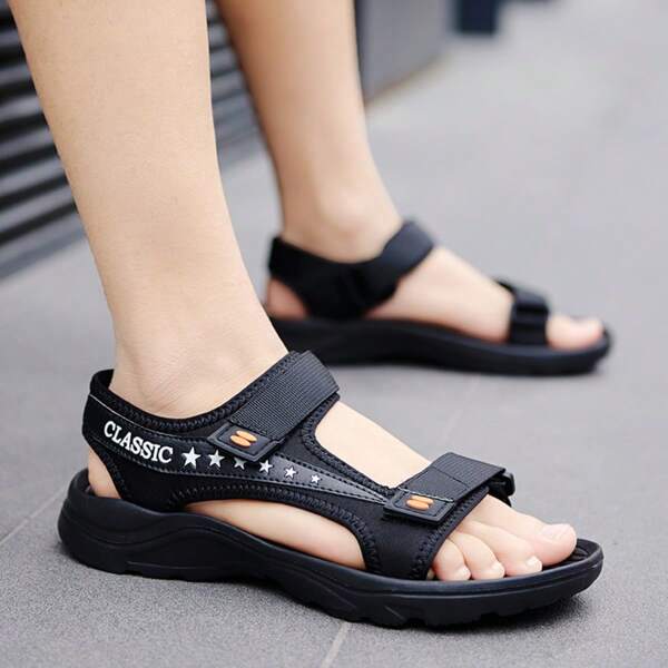 Sandales d'été classiques pour hommes - anti-dérapantes, légères, respirantes, chaussures de plage à bout ouvert avec semelle en EVA souple, bride bleue et tige noire, convient pour le port casual, modèle de sandale de sport