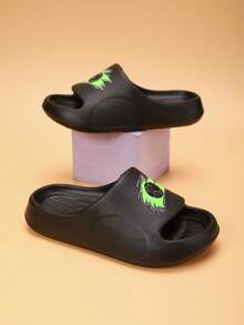 儿童泡沫拖鞋，足球图案，防滑软底，轻便简约，适合幼儿和大童穿着 - 黑色 - 查看 3