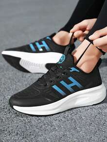 男士新款时尚运动鞋，透气鞋面设计，厚实耐用的外底，适合户外、校园、跑步和多功能