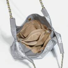 2025 Early Spring New Luxury Oil Wax Leather Large Capacity Tote Bag Underarm Commuter Women's Bag Chain Shoulder Crossbody Bag