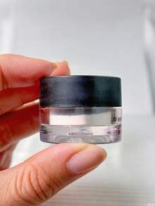 MAKE UP FOR EVER [Mini] ULTRA HD MICROFINISHING LOOSE POWDER 1g / 超模糊和光扩散的定妆粉，为所有肤色、在任何光线下打造未经过滤的完美妆容。/ 使用空气般散粉体验极致完美肌肤