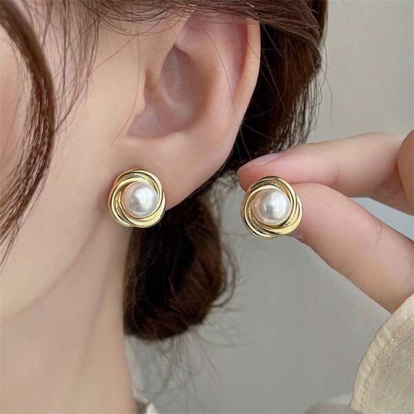 1 Pair Fashion Minimalist Twisted Pearl Earrings, Suitable For Women As Holiday Gift And Daily Wear