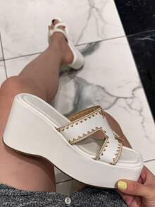 Sandali da donna con zeppa, stile boho con decorazione floreale - Bianco - Visualizzare 1