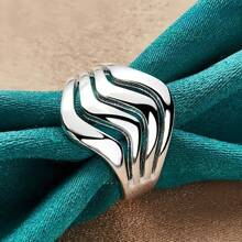 1pc Fashion Hollow Wavy Design Plain Unisex Ring, Suitable For Daily Outfit, Party, Holiday As Gift