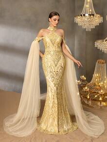 Faeriesty 带珠饰亮片的戏剧性斗篷袖挂脖美人鱼礼服 | 结构紧身胸衣及地晚礼服 - 金色 - 查看 7