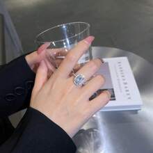 1pc Luxurious Pigeon Egg 5CT Moissanite Ring Diffuse Noble Oval Diamond Ring Women's Ring 925 Sterling Silver Engagement Wedding Promise Eternity Ring Anniversary Exquisite Jewelry Gift