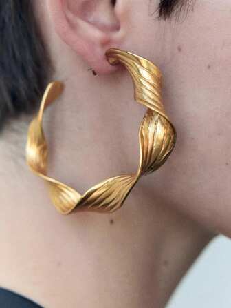 ZAA C型扭曲纹理耳环 金属简约扭曲纹理C型轻奢时尚个性女士耳环夸张创意配饰耳钉