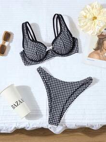 2 件套碎花露背比基尼套装，时尚金属装饰泳装