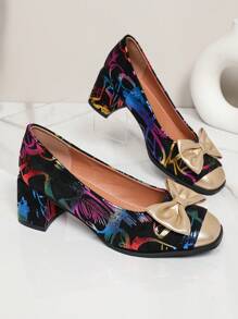 Nuevos tacones de plataforma elegantes con lazo decorativo y punta cuadrada, diseño superior con estampado colorido y contraste, suela de goma duradera, cómodo para uso casual y formal en todas las estaciones