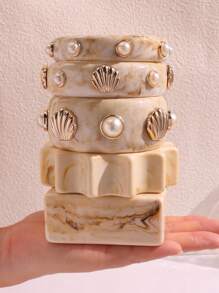 1 pieza Nuevo brazalete de resina geométrica con teñido anudado en beige, asimétrico con concha y perla, joyería llamativa y gruesa, adecuado para fiestas, vacaciones y uso diario