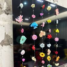 Este nuevo producto presenta un arco floral flotante, una pared floral, flores en floración, una escena floral aérea y una cascada de flores, lo que lo convierte en el producto perfecto tanto para uso residencial como para fotografía.