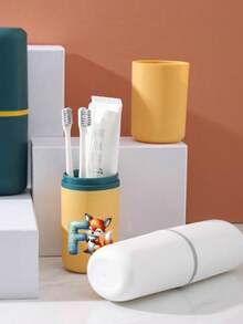 1个带动物首字母A-Z的便携式牙刷盒，让您的牙刷随时随地保持清洁！旅行牙刷架，便携式牙刷杯盖，适合旅行、露营、商务旅行和学校，多用途牙刷杯，旅行洗脸杯，牙刷和洗漱用品收纳套装，极简洗漱用品收纳盒，旅行必需品，浴室配件，家居用品和收纳用品（黄色）