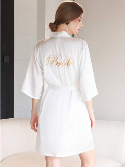 1 PIEZA Bata, Bata inicial de letra de vestido de novia y dama de honor, Bata de mañana y de dormir, Ropa preparatoria para la fiesta nupcial, Accesorios para la ceremonia y recepción de boda, Pijama de dama de honor Primavera Verano, Fiesta de Novias Mejor amiga, Bata bordada de novia, Suministros para la boda al aire libre, Suministros para fiesta de vacaciones, Vuelta al colegio