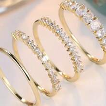 4 Stücke/Set 14-Karat vergoldete Kupferringe, mit kubischem Zirkonia verziert, versprochene einfache, elegante, modische und glänzende Verlobungs-/Eheringe. Geeignet als Partyschmuck und Schmuckgeschenk für besondere Anlässe. Stapelbare Ringe/Cocktailparty-Ringe. - Gold - Übersicht 3