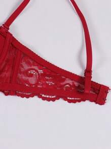 女士黑色性感蕾丝加厚文胸，可调节肩带，舒适贴合，适合夜店、派对、户外活动等场合。