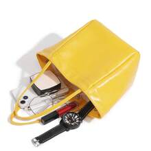 2026 Spring/Summer New Fashion Silver Color Women Handbag, Lunchbox Bag, Bright Leather Stylish Cool Y2K Style Cute Square Winged Toiletry Bucket Crossbody Bag - 黃色 - 查看 7