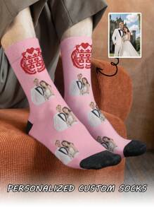 1 par de calcetines medianos personalizados con fotos de mujeres. Pueden colocarse en los calcetines cualquier rostro personalizado. Calcetines personalizados con fotos, divertidos y creativos con diseños de dibujos animados, ideales como regalo para San Valentín, cumpleaños u otras ocasiones. Cómodos y transpirables, mejoran el ambiente familiar, con estilo moderno y apropiados tanto para hombres como para mujeres.