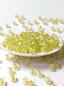 Kit de 320 cuentas de vidrio para hacer joyas, cuentas de vidrio iridiscentes transparentes de 4 mm 8/0 en 30 colores, 20 g/paquete, accesorios de alta calidad uniformes y duraderos, adecuados para hacer pulseras francesas hechas a mano, joyería con cuentas, pulseras bordadas, aretes, collares, anillos, regalos para familiares y amigos