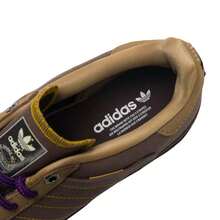 Adidas Originals Zapatillas de deporte de caña baja GAZELLE INDOOR, zapatos cómodos y casuales para ir y venir, clásicos tenis de exterior para deportes y ocio con cordones JQ8725 - Capa de roca tierra profunda marrón/amarillo oscuro/amarillo resina - Ver 6