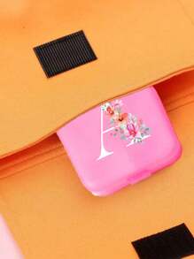 1 pièce de boîte à pilules avec motif de lettre de marguerite A-Z, mignonne et portable. Boîte à pilules de voyage extra grande, organisateur de pilules 4 fois par jour, organisateur de médicaments quotidiens surdimensionné pour les vitamines, grand contenant à pilules, distributeur de médicaments (rose) - Parfait pour organiser les médicaments en déplacement, convient pour les vacances, les voyages d'affaires, rappeler aux membres de la famille de prendre leurs médicaments à l'heure.